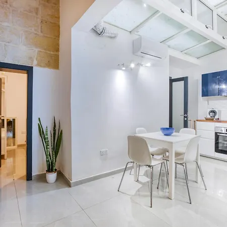 아파트 Fully Equipped 2br House Of Character In By 360 Estates 일 푸리아나