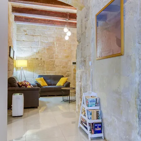 Fully Equipped 2br House Of Character In By 360 Estates